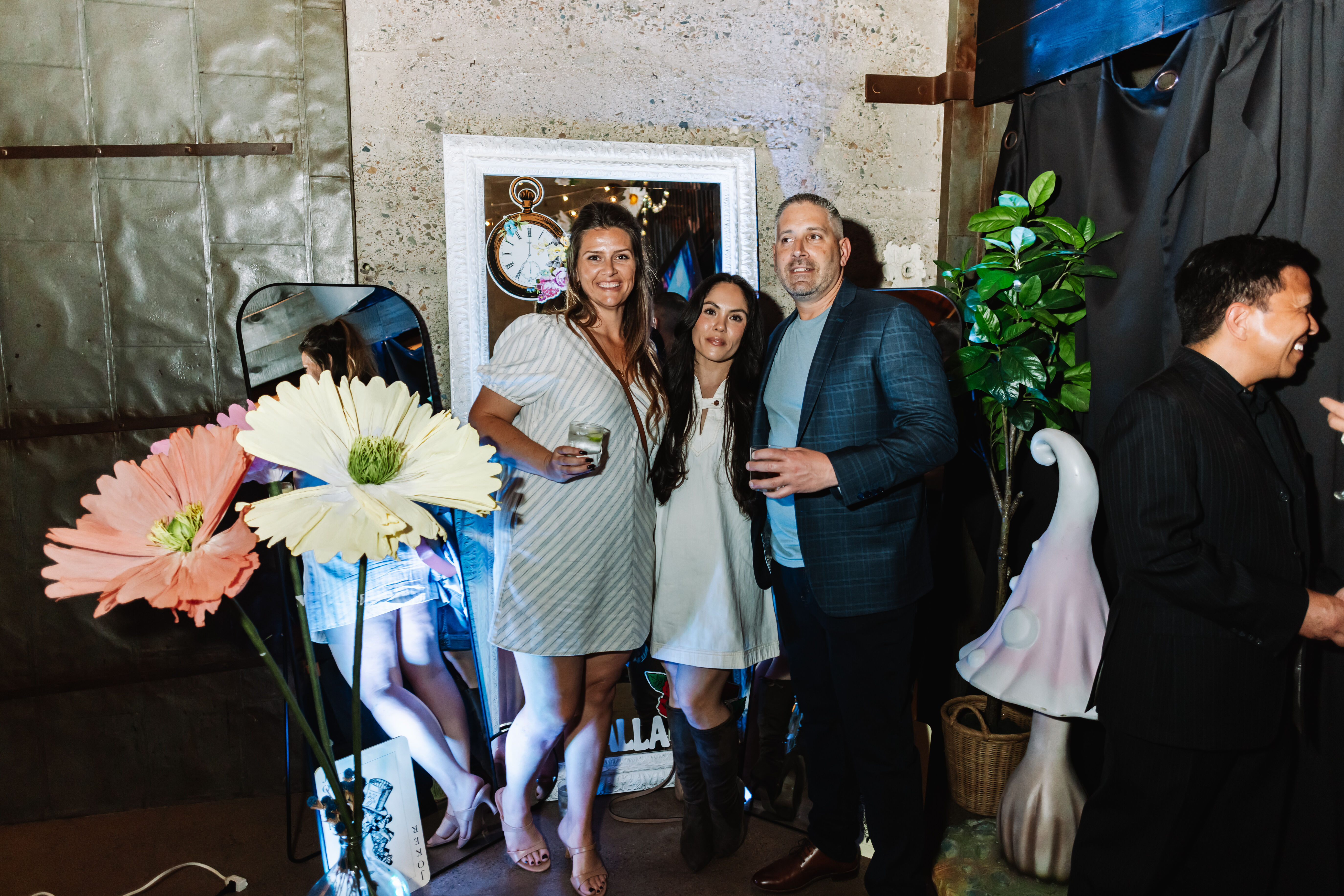 beyond-the-looking-glass-image-65