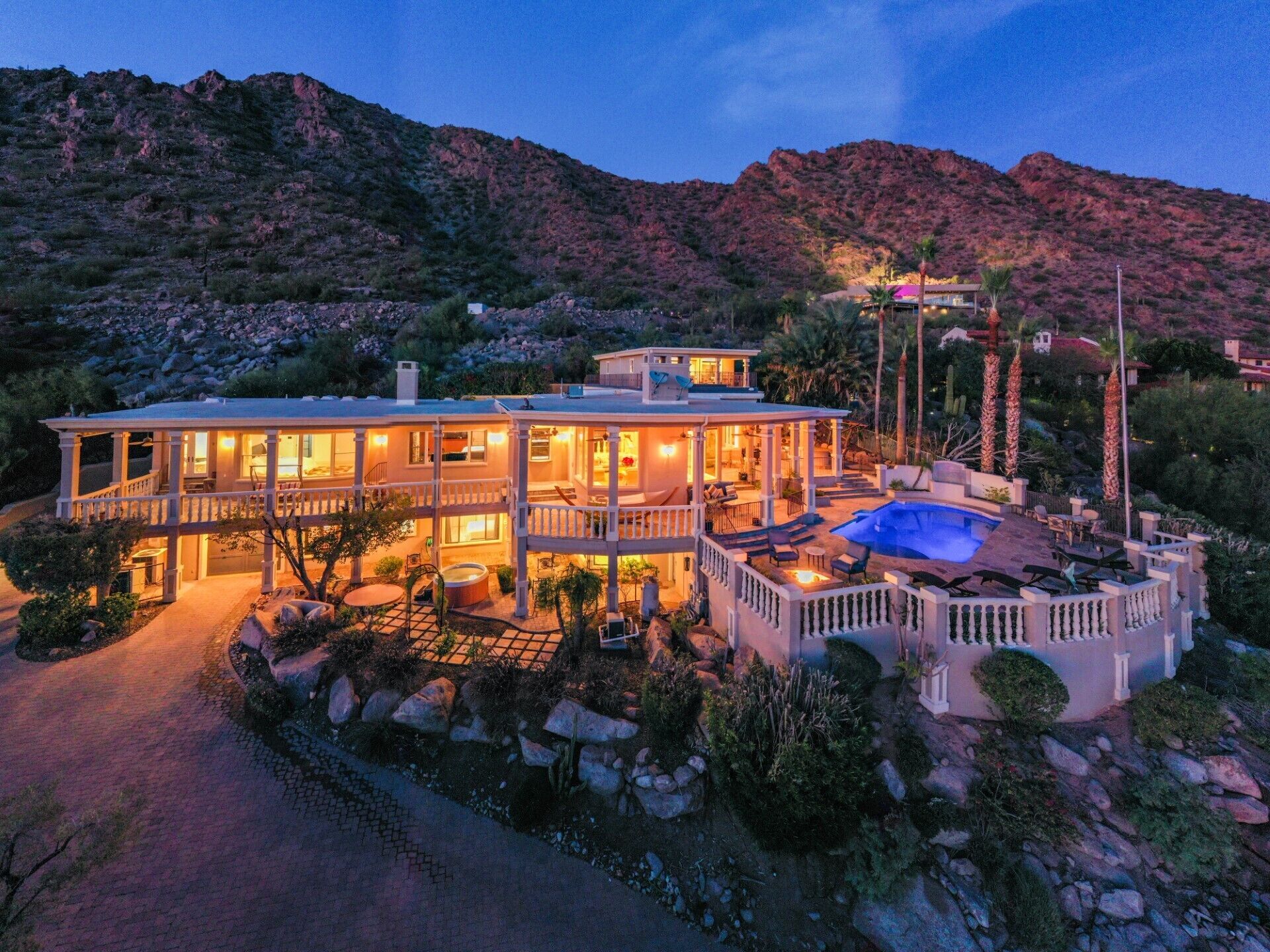 Camelback Mountain Mansion in Phoenix, a luxury mountainside VRBO wedding venue with panoramic Valley views