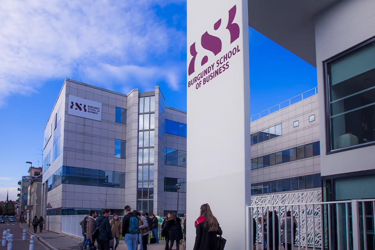 Uhe photo du campus BSB devant Dijon