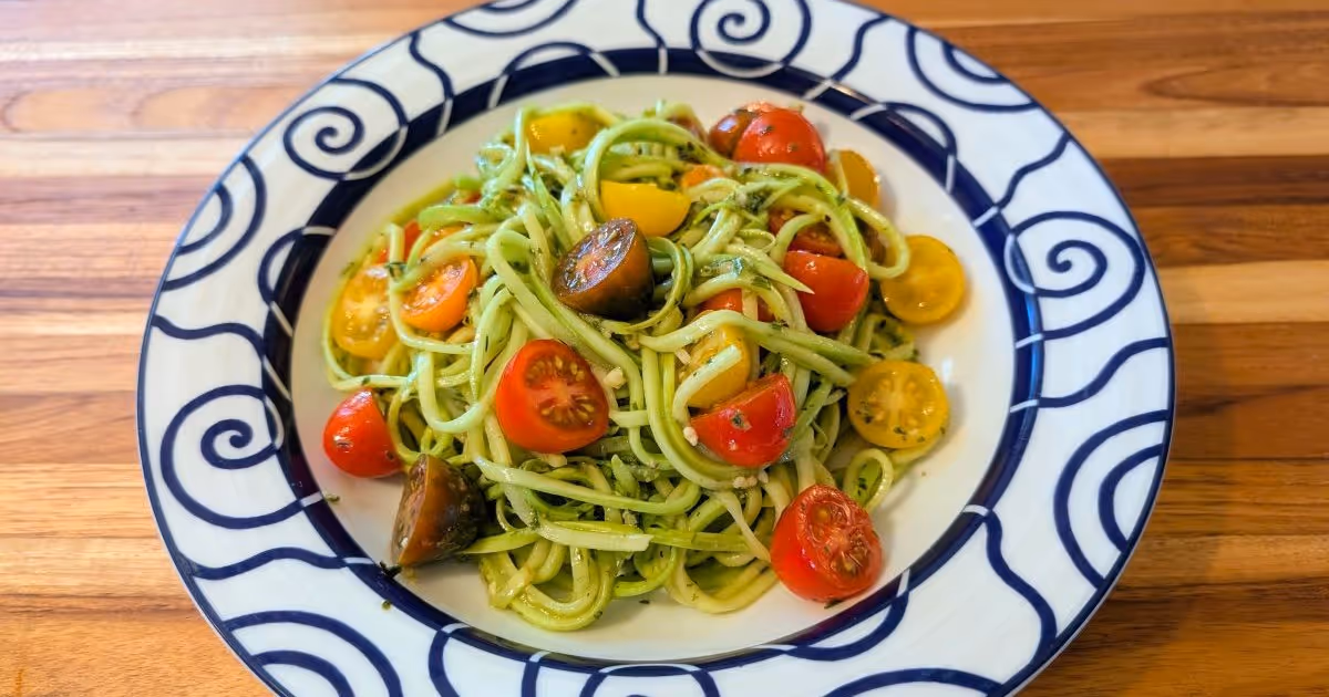 Green Heart Garden | Recipe - Zoodles with Chive Pesto & Cherry Tomatoes