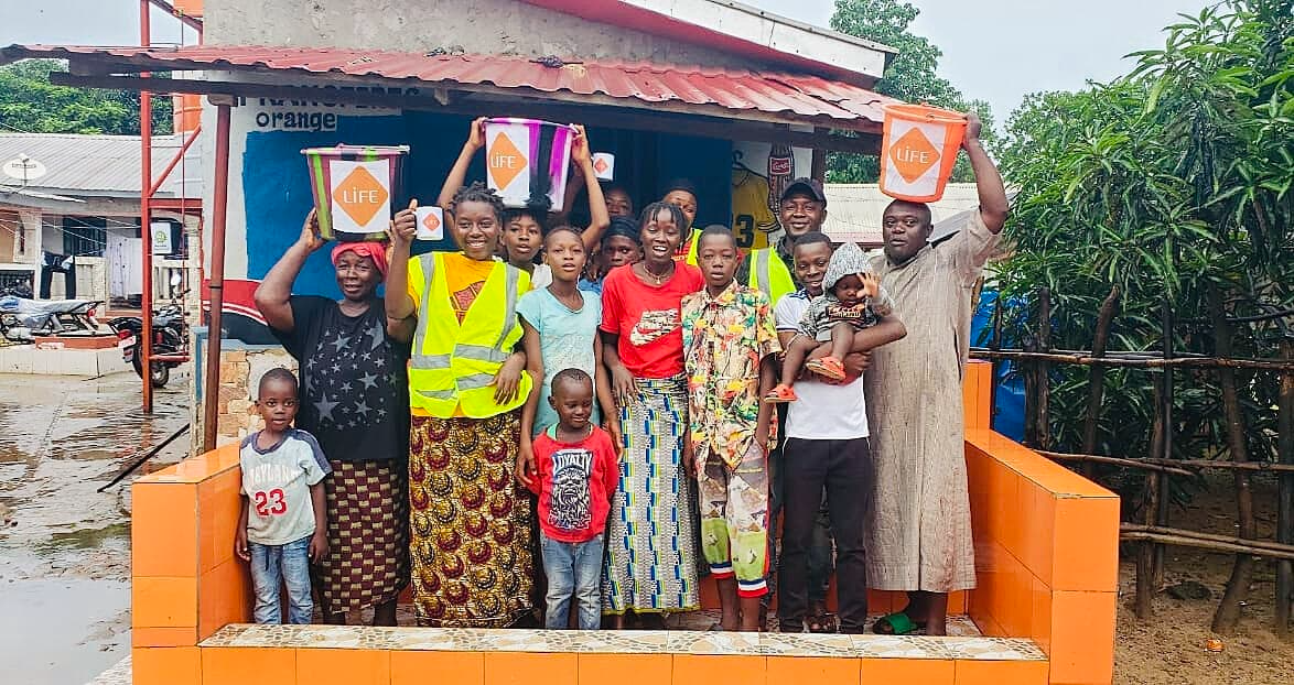 Inauguration d'un puits d'eau potable par l'ONG LIFE, Guinée, 2023
