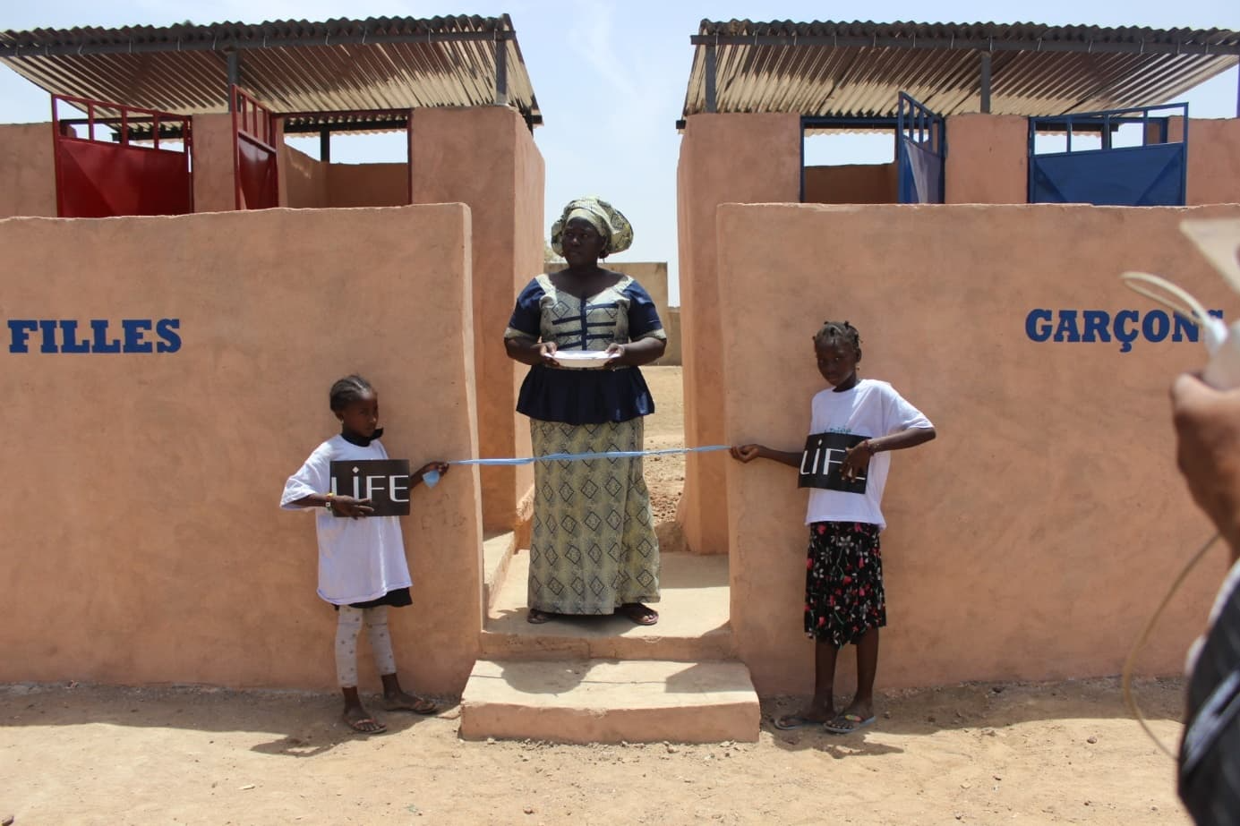 Construction de sanitaires par l'ONG LIFE au Mali, 2019