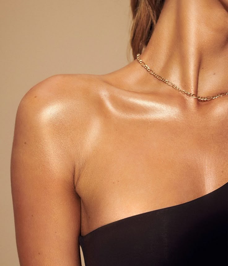 Spray Tan & Full Set Eyelash Extensions (Natural Volume)