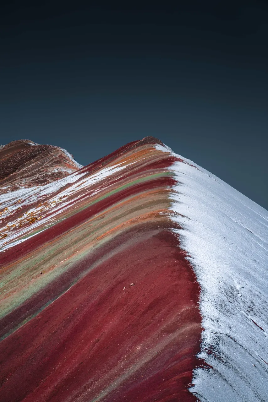 La montaña vinicunca nevada
