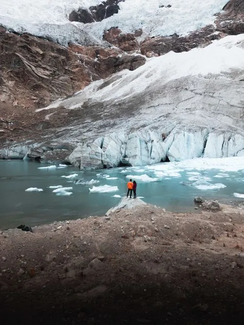 El glaciar de la laguna congelada en huaraz