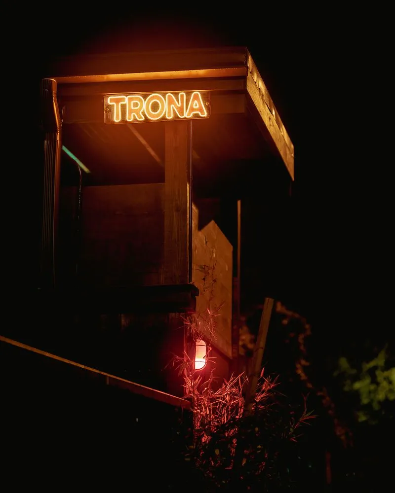 Trona photo