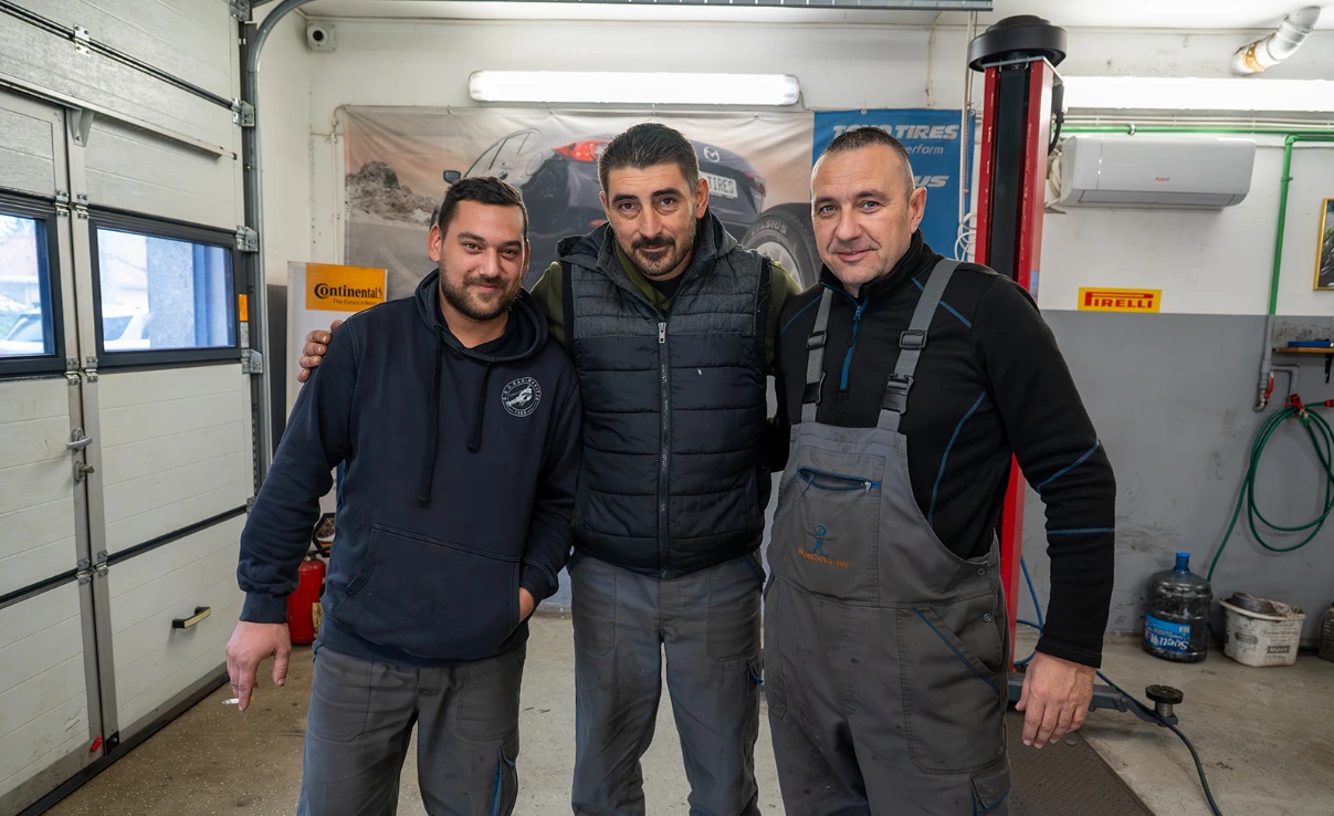 Tim vulkanizerske radionice Vulkanizacija Ivan