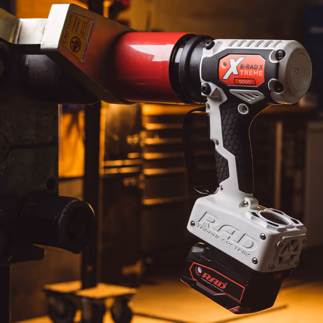 B-RAD X battery-powered torque wrench for portable precision fastening