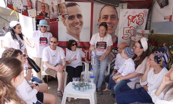 Hostages' families meet people in the Hostages' Square