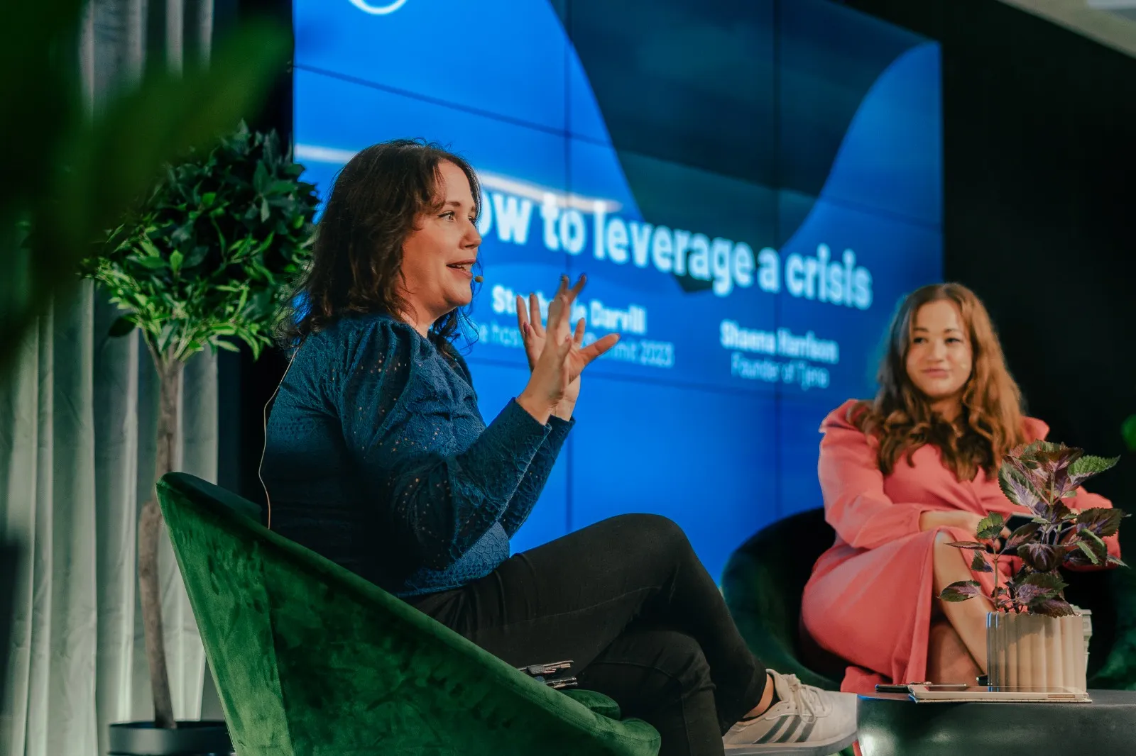 shaena and stephanie on stage at gothenburg tech week