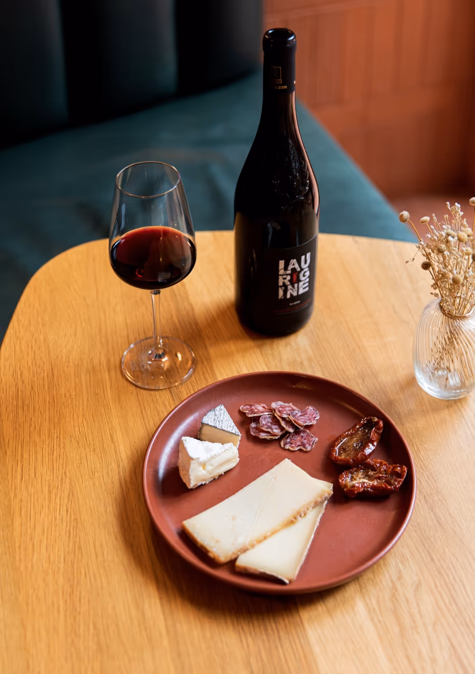 Apéritifs accompagné d'une bouteille de vin Orso Hotels Paris