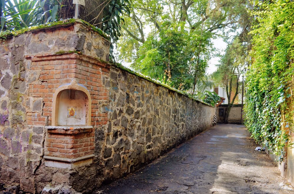 large-El_Callejo%CC%81n_del_Aguacate
