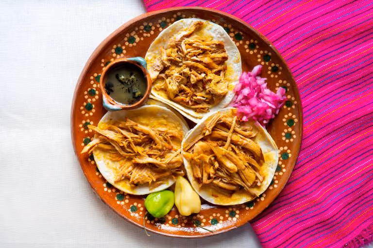cochinita_pibil_comida_yucateca_tradicional_mexico_rutopia