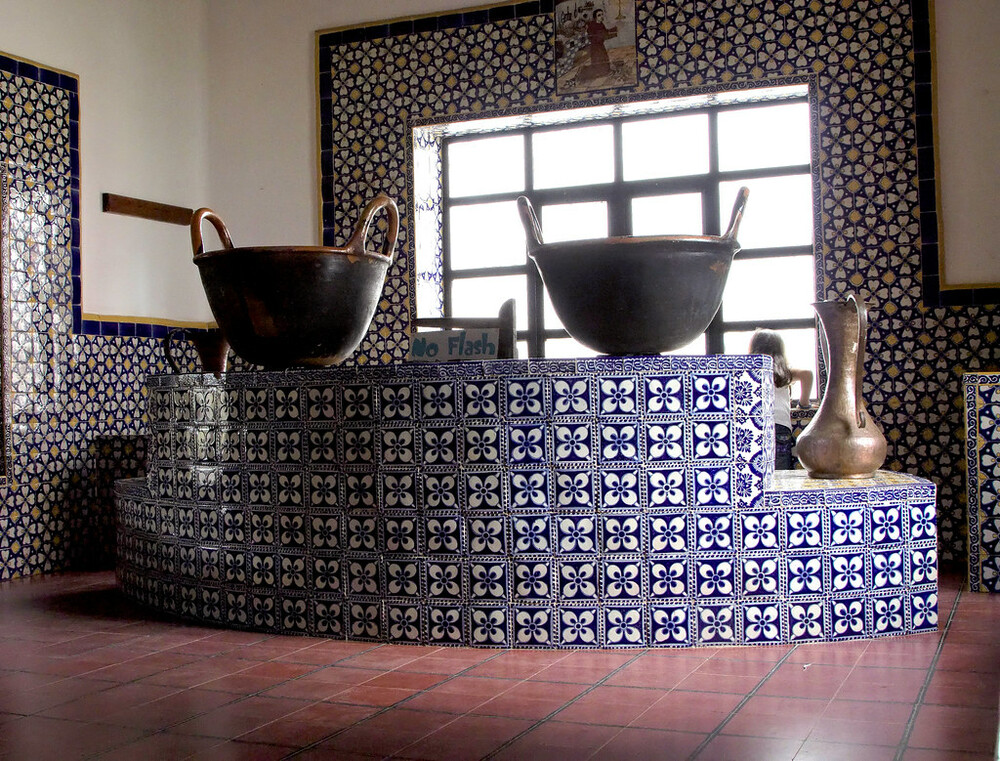 large Puebla handicrafts-la talavera de Puebla