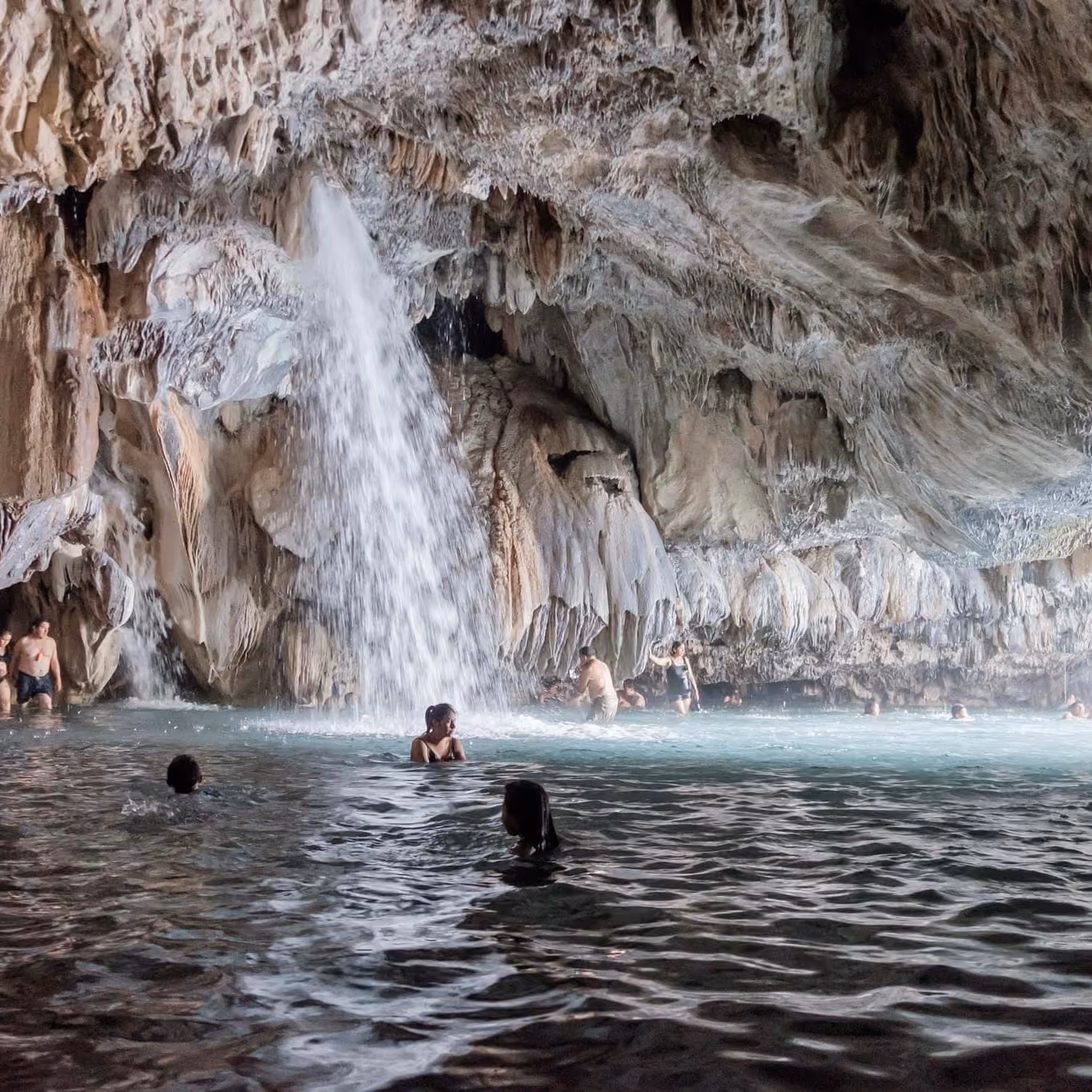 Tolantongo Tour Guide – Cave in Tolantongo, Hidalgo.