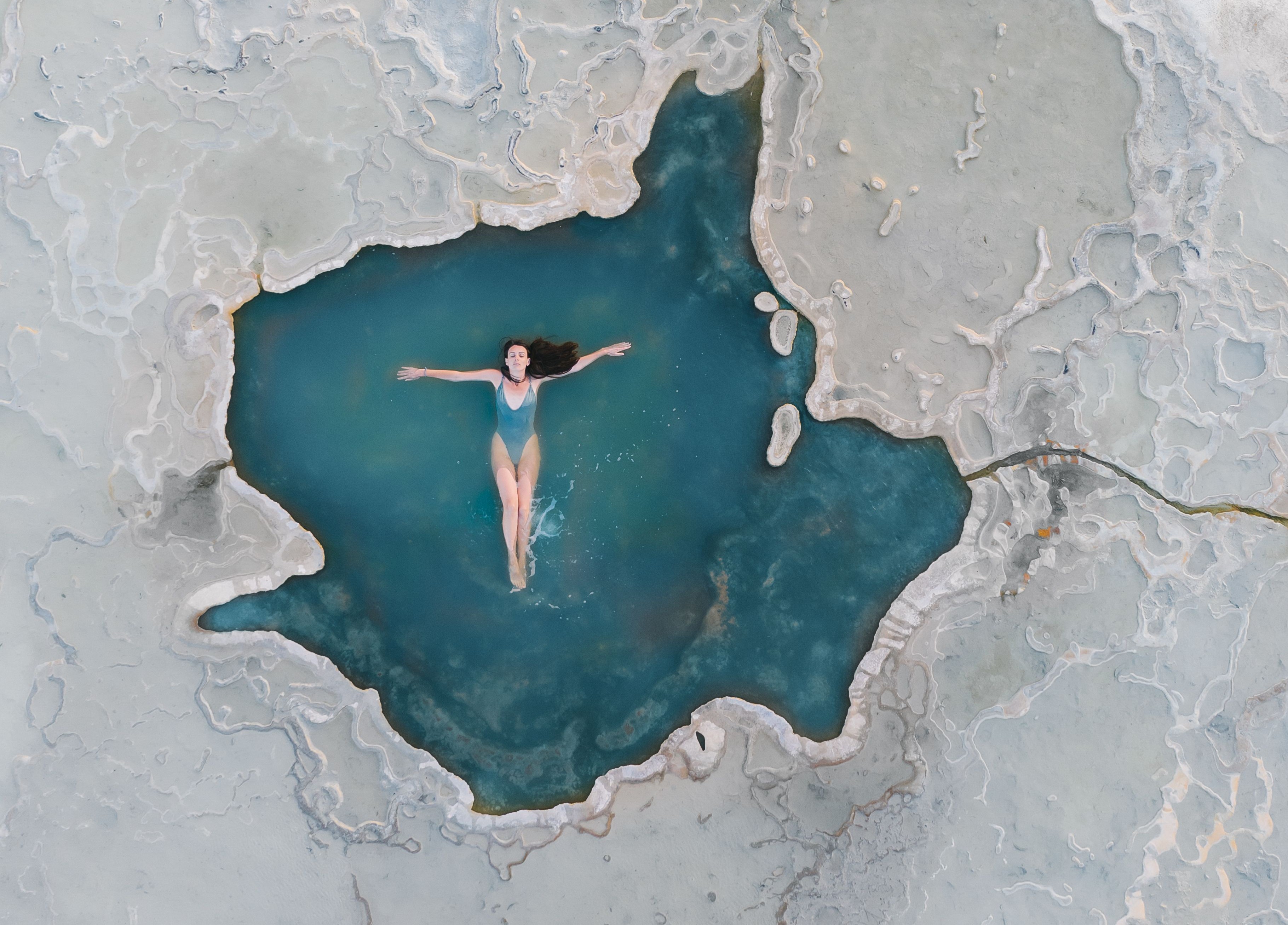 A complete 2026 Hierve el Agua tour guider taveler swimming natural pool