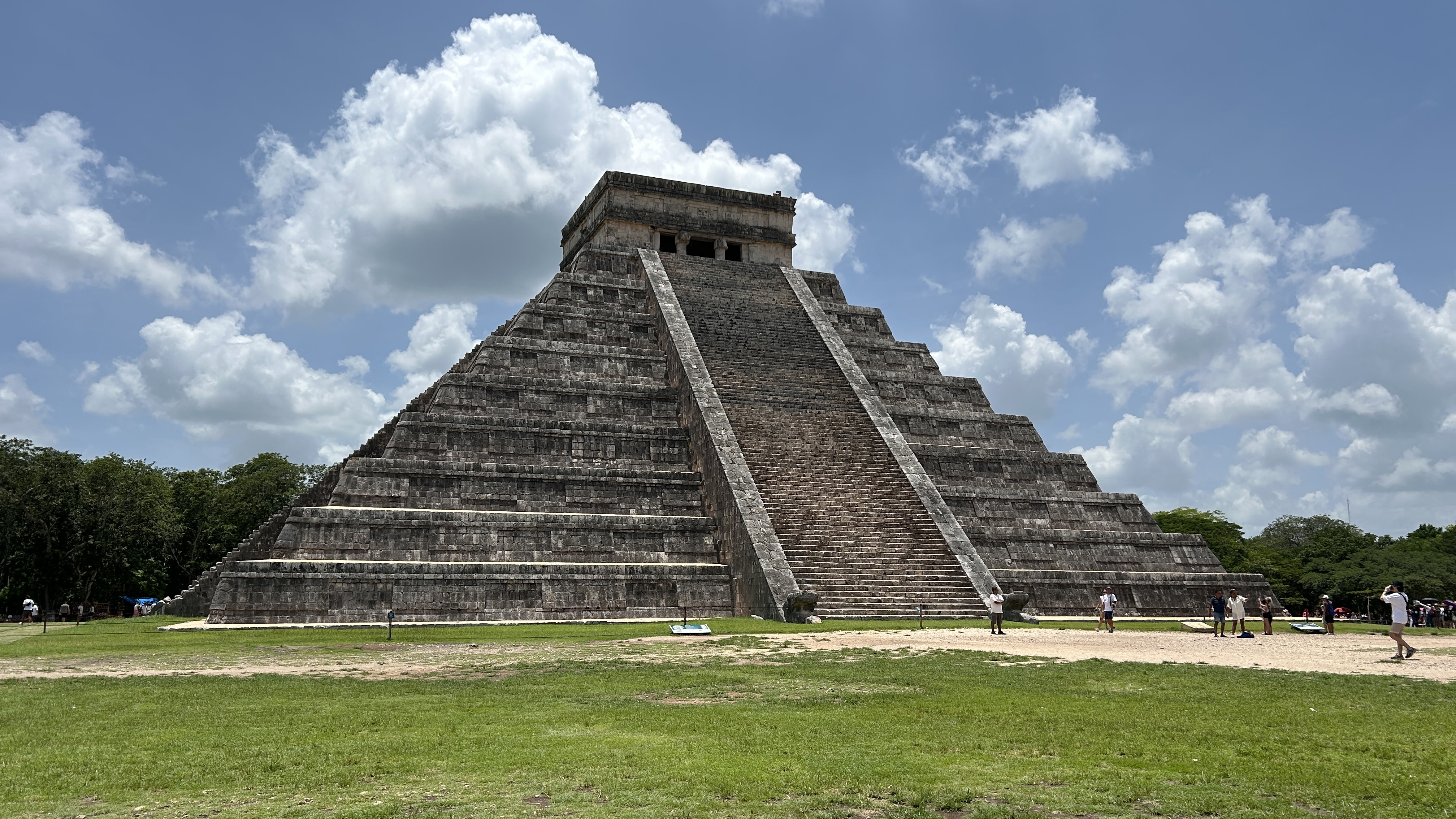 A 2026 Guide to the Best Yucatán Tours – Chichén Itzá pyramid in Yucatán.