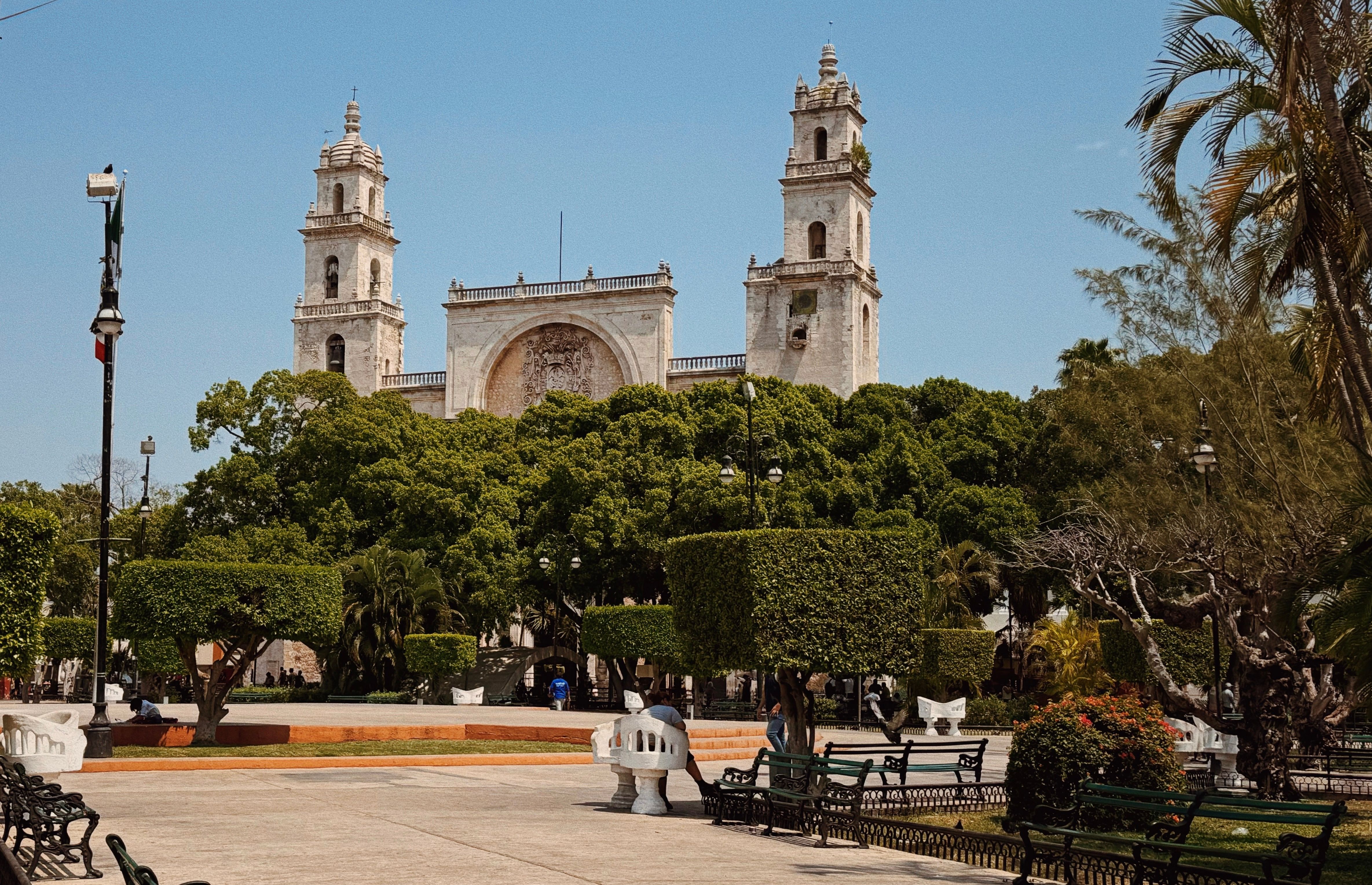 Your Complete Guide to Mérida Tours in 2026 – Mérida Cathedral and Plaza Grande in the historic center.