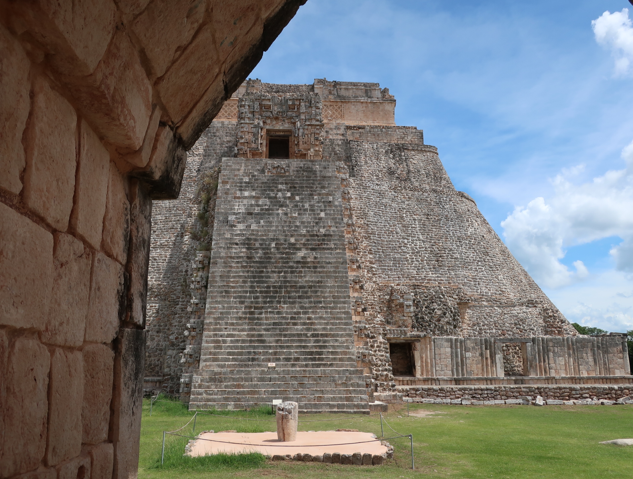 A Complete 2026 Uxmal Tour Guide – Pyramid of the Magician at Uxmal, Yucatán.