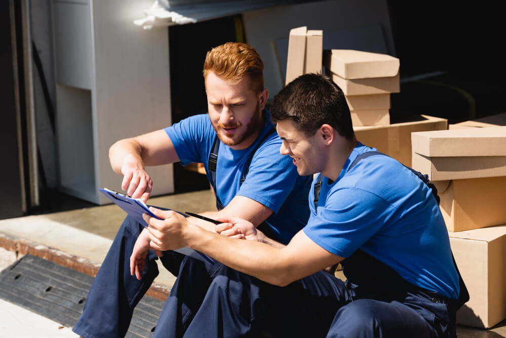Local Movers in Birmingham Al creating a check list.