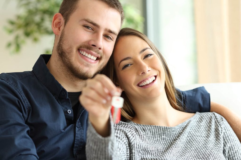 happy homeowners after using Loading and Unloading Services
