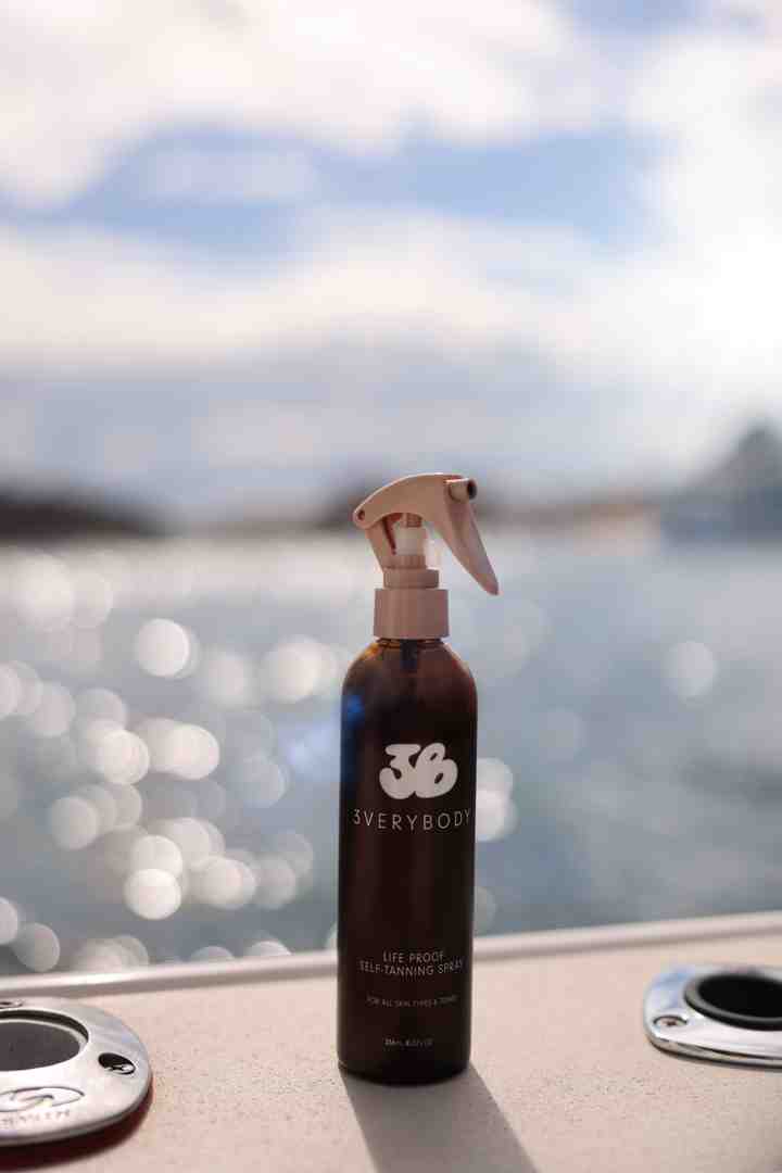 Discover fake tans that last the longest! Get a flawless, week-long glow with our tips, water-light formulas, and top product picks.