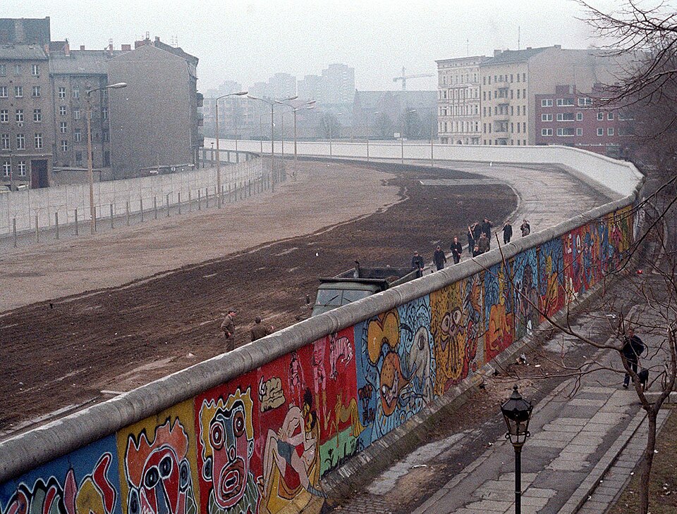 Berlin Wall graffiti art in 1986.