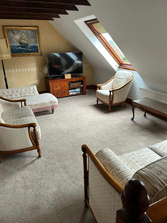 Beautiful home with freshly cleaned carpets by Ewe Clean Paisley