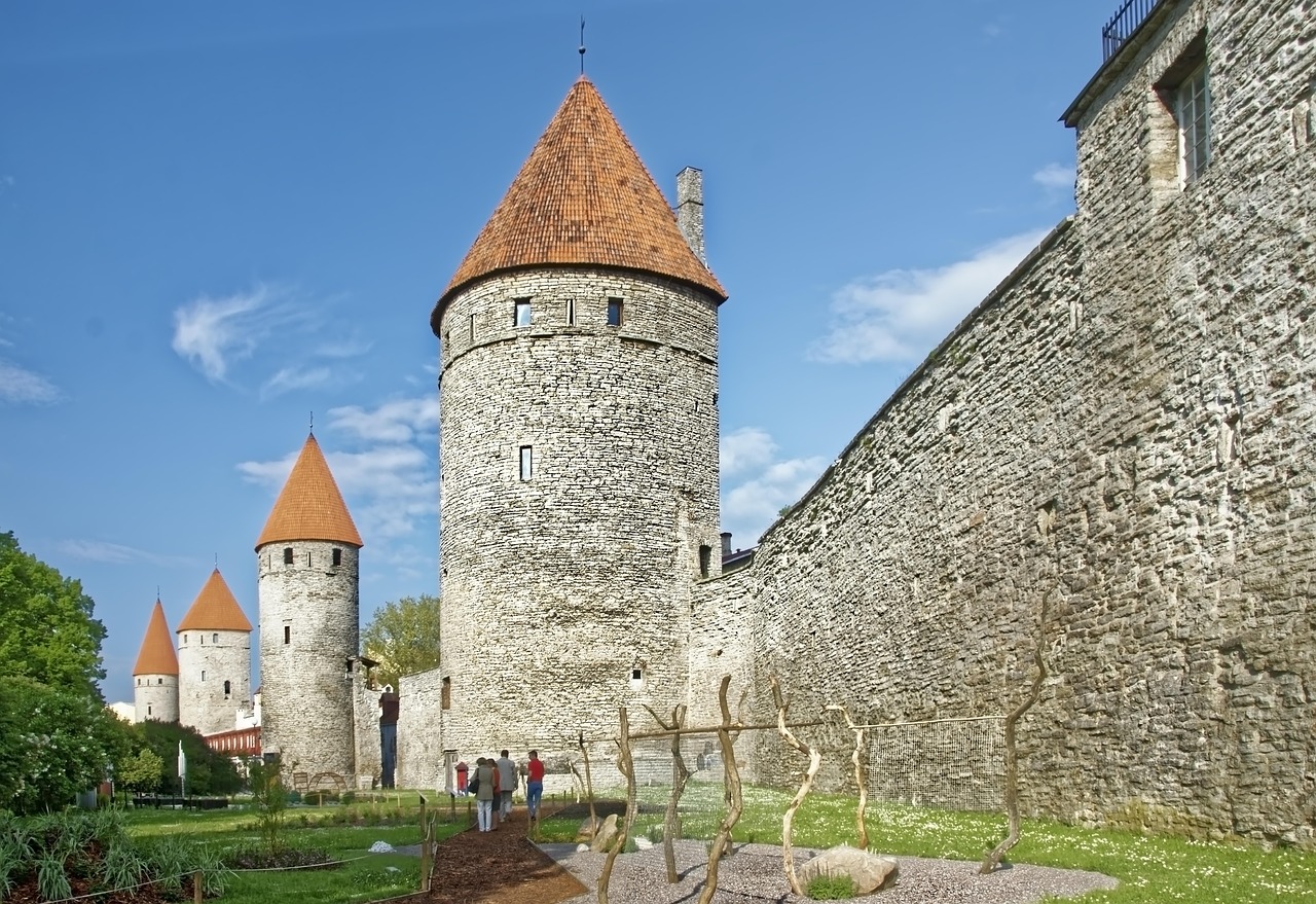 Toompea Hill & Toompea Castle – Tallinn’s High Ground