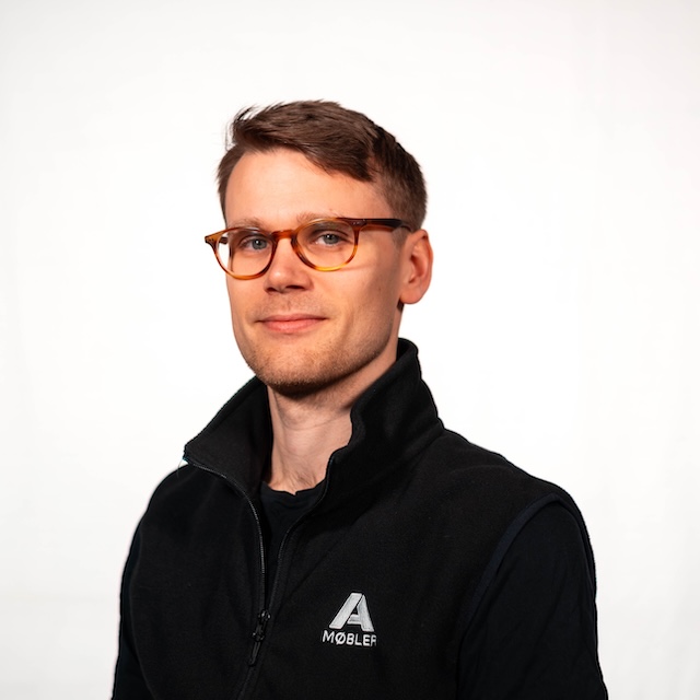 André anställd på Amöbler