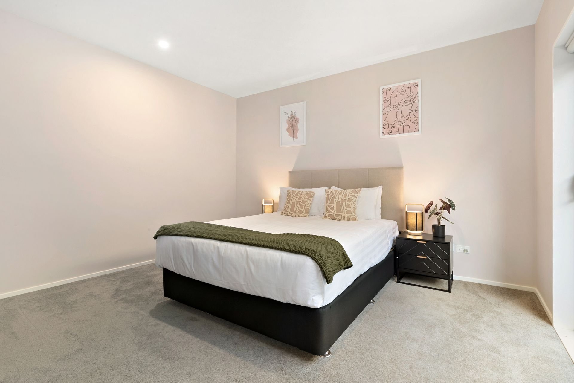 Queen bedroom at Cecil Peak House, Queenstown