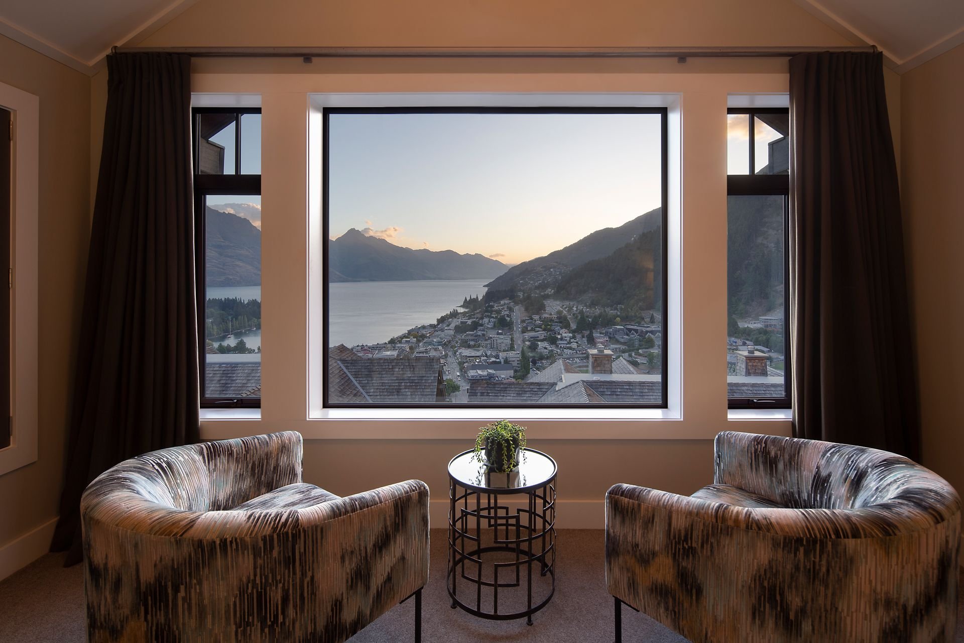 Window seats looking over the lake at Karamata, Queenstown