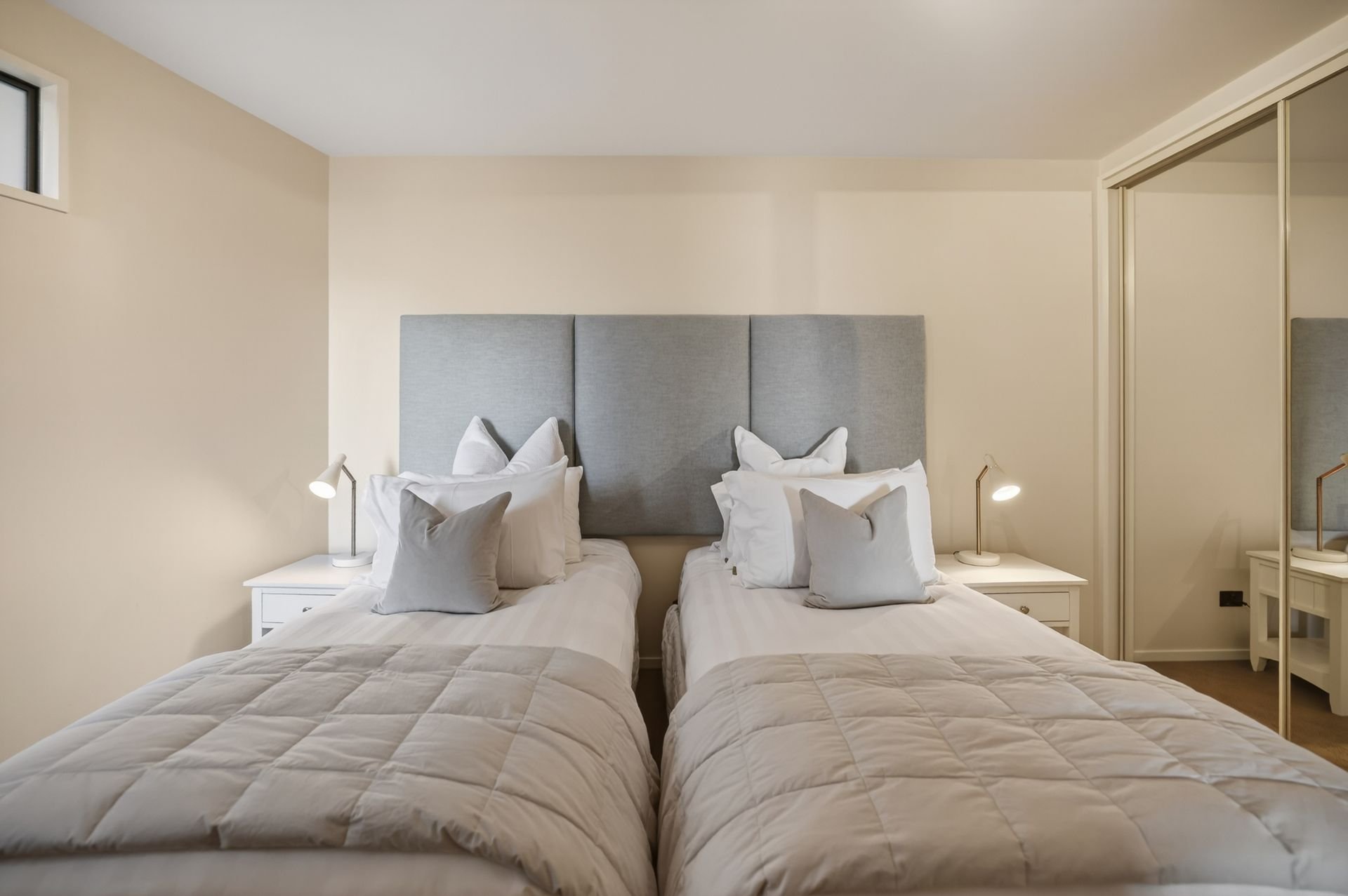 Bedroom with two king single beds at Edinburgh Heights, Queenstown