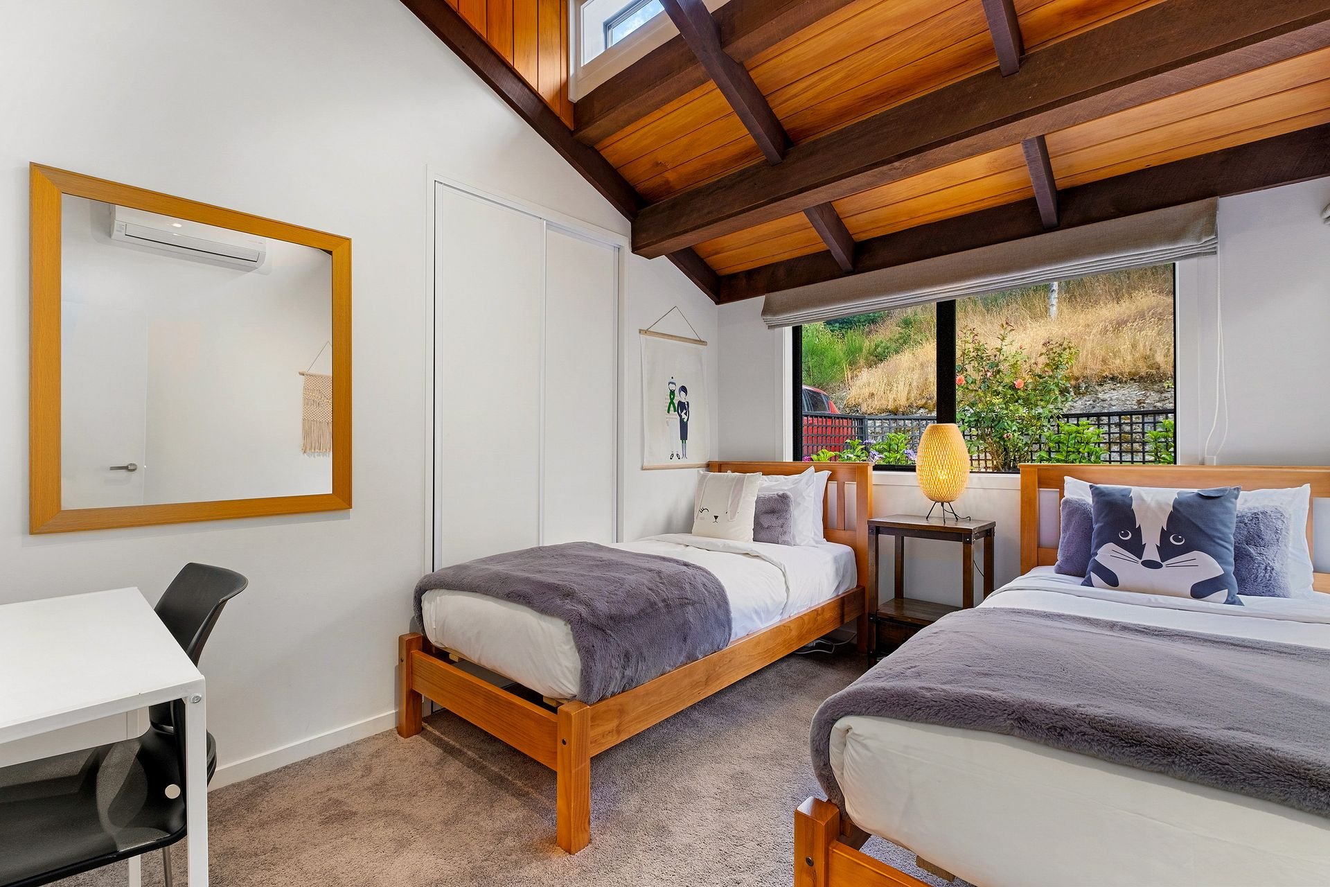 Bedroom with two king single beds at Queenstown Lakefront Dream, Queenstown