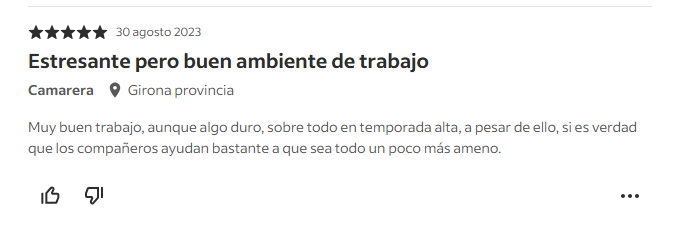 Opinión en la que un empleado menciona la carga de trabajo en temporada alta