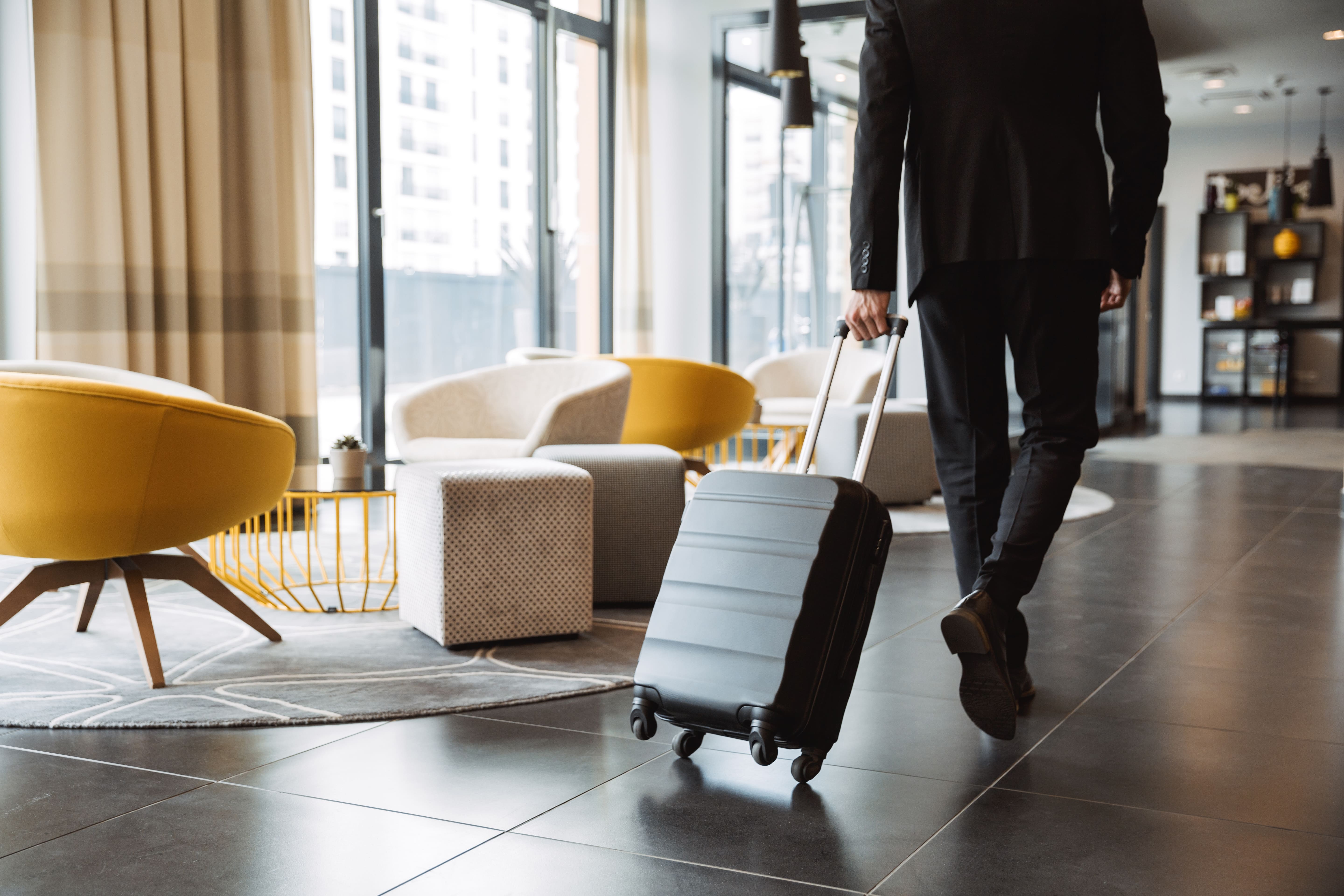 Hotel Advertising & Marketing: Channels That Drive Bookings (2026)