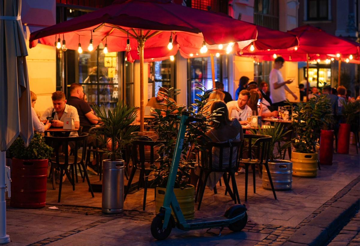 Maximizing Overhead Messaging & Zones for Restaurants