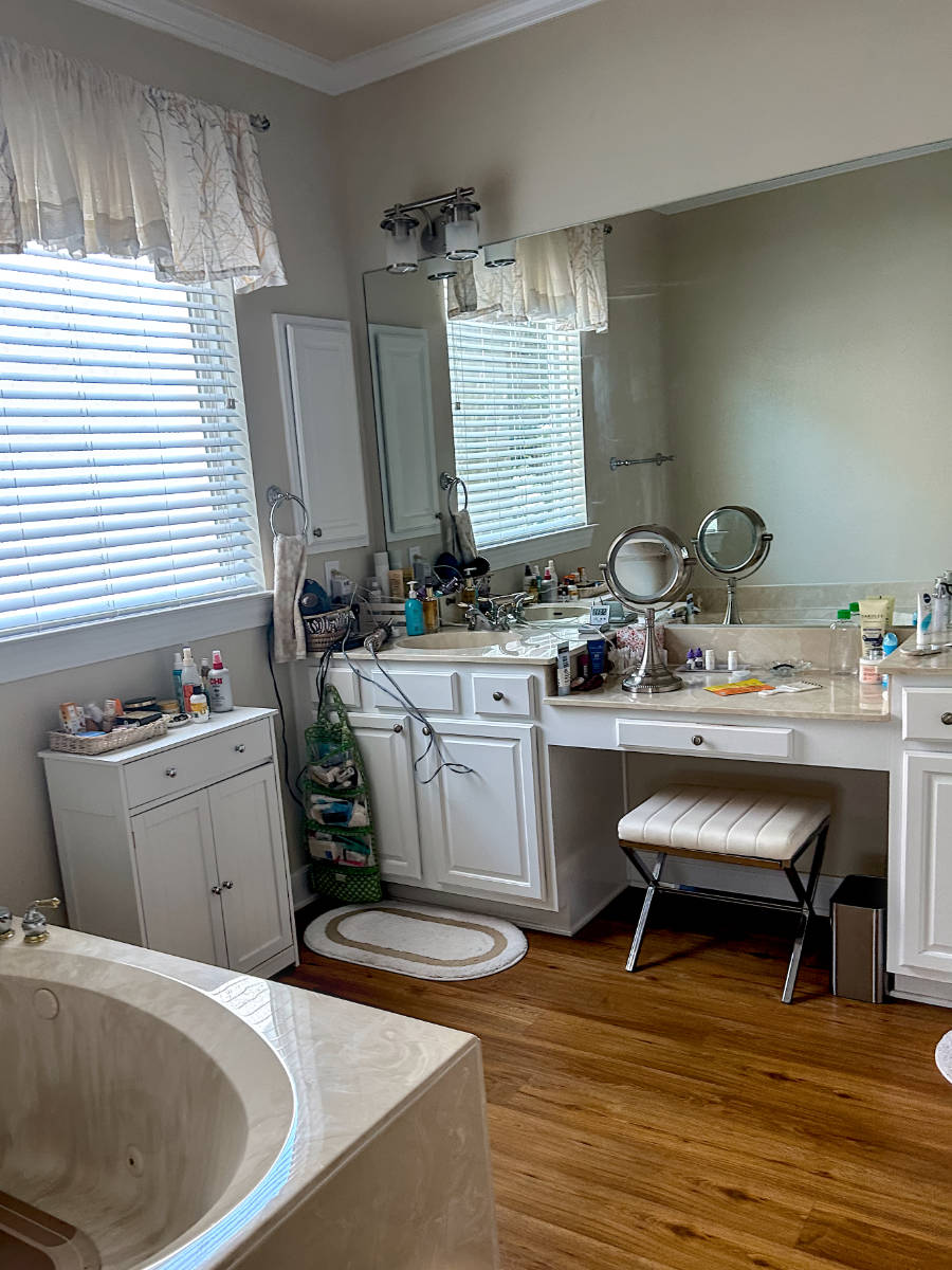 Bathroom remodel before.