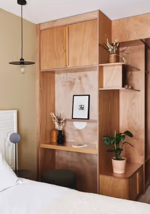 Chambre avec bureau en bois - Orso Hotels Paris