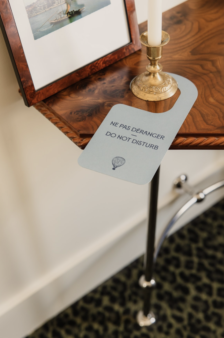 Panneau "Ne pas déranger" dans la chambre famille – Hôtel Folie – Orso Hotels