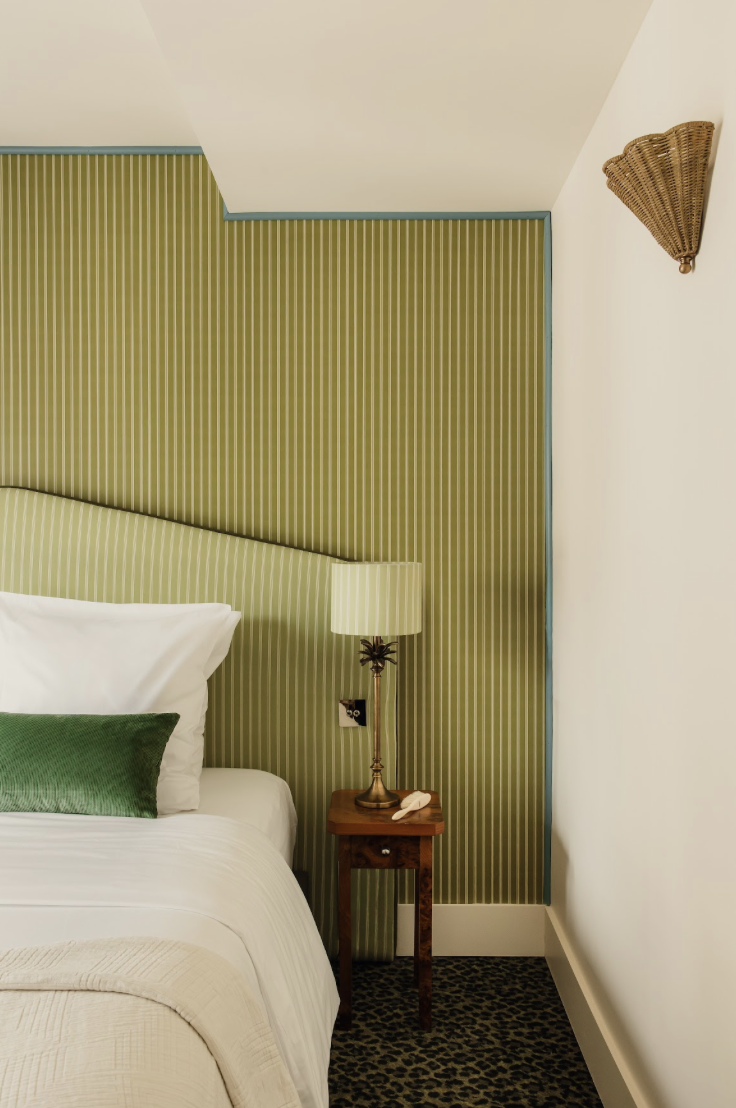 Zoom sur le coin du lit à l’Hôtel Folie – Orso Hotels