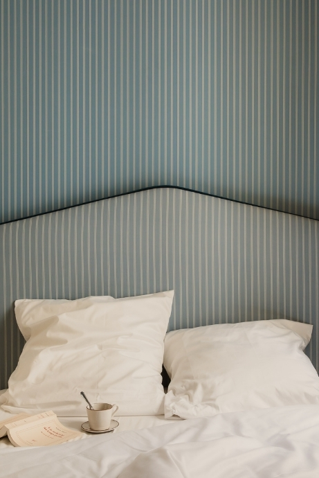 Façade emblématique de l’Hôtel Rochechouart par Orso Hotels Paris, style art déco et charme parisien.