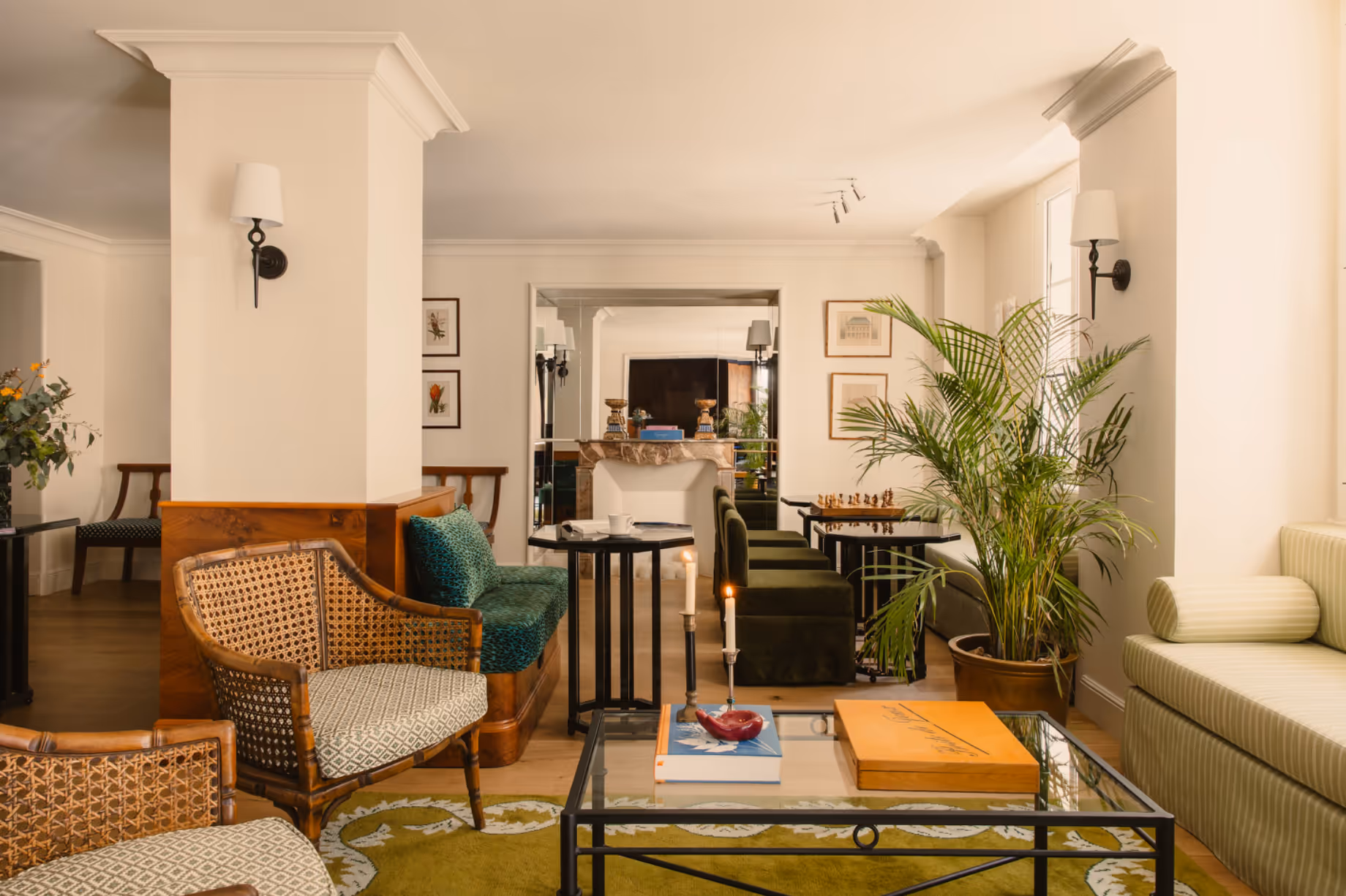 Instant détente à l'Hôtel Folie d'Orso Hotels Paris.