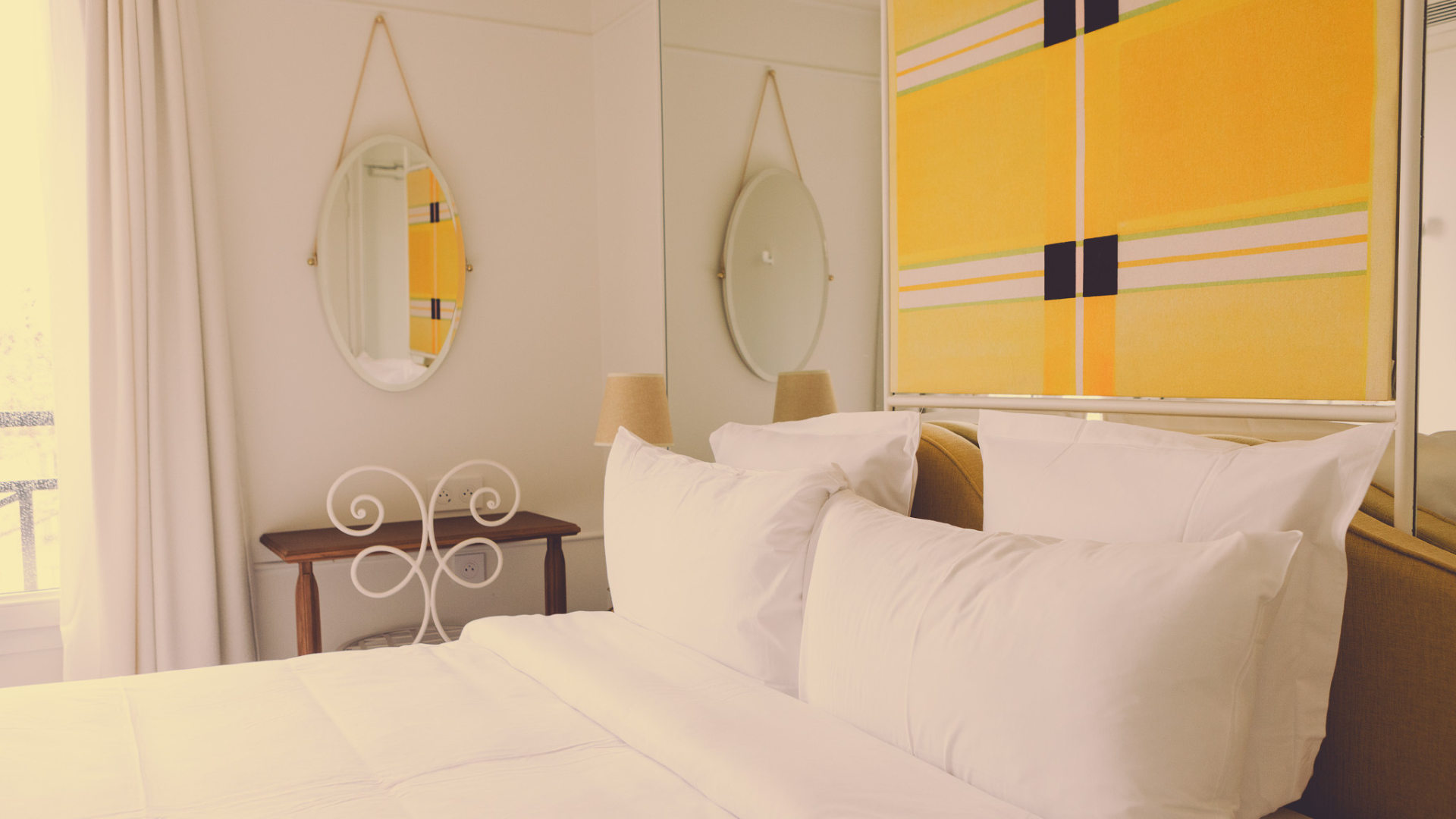 Chambre lumineuse de l’Hôtel Blanca à Paris 17è
