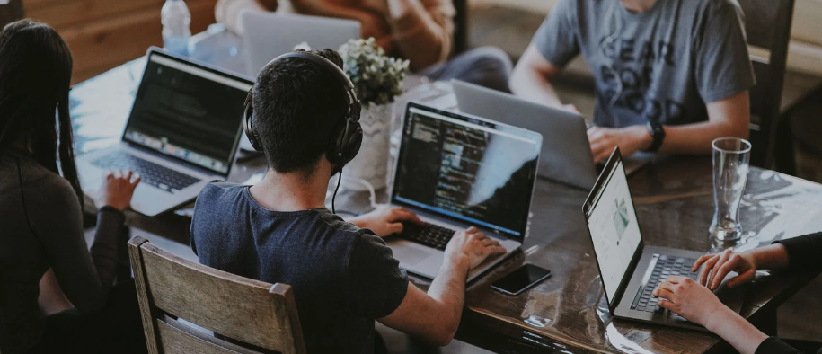 E-book : L’âge d’or des XOps : mais qui sont ces rock stars du marché de l’emploi ?