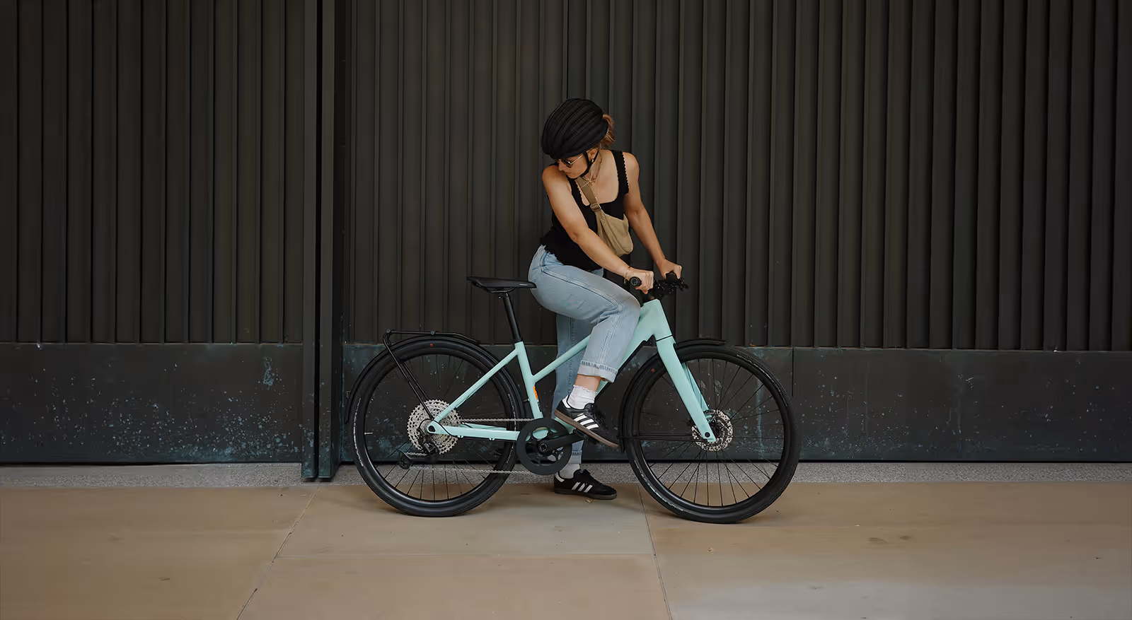 Alexandra Gaudé on a specialized e-bike