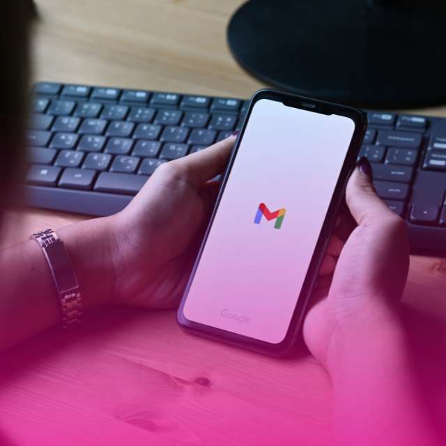 Google encourages users to activate enhanced safe browsing