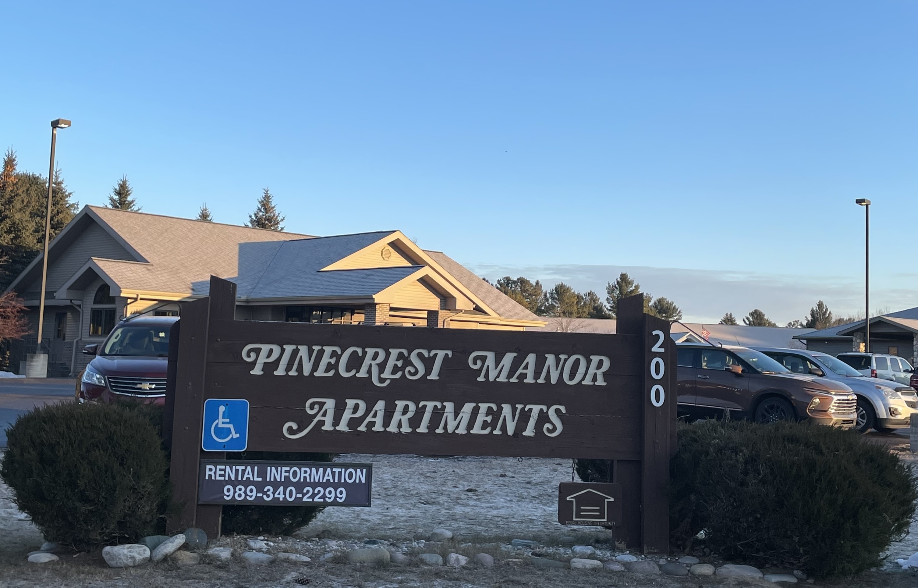 Pinecrest Manor Apartments