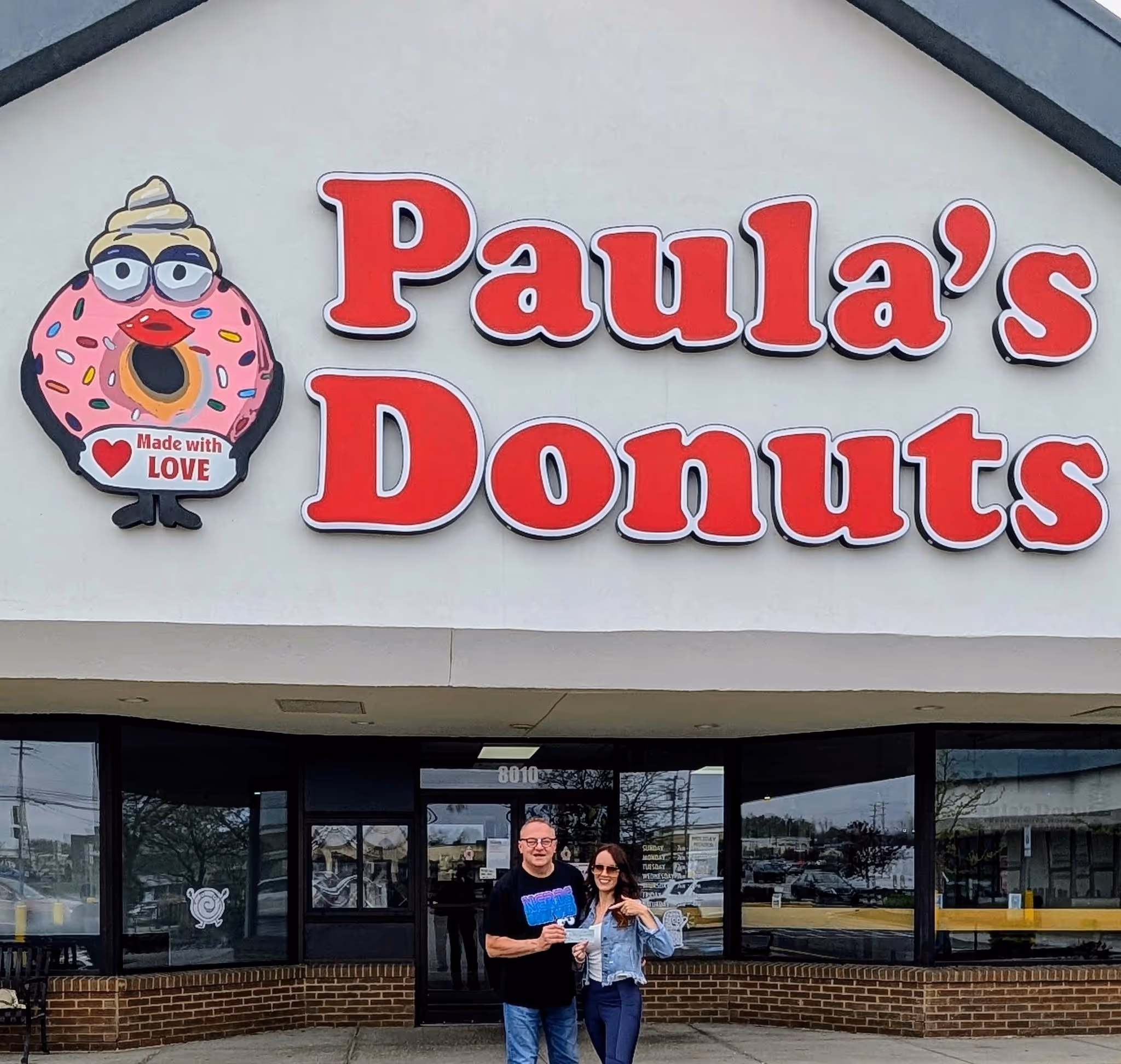 Hope Rises and Paula’s Donuts Raise $3,500 for WNY Families