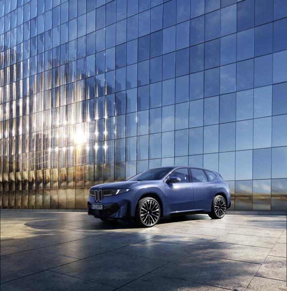 THE iX3